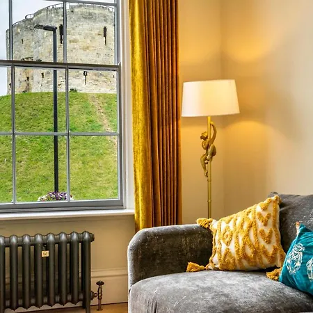 Clifford's Townhouse Дом отдыха *