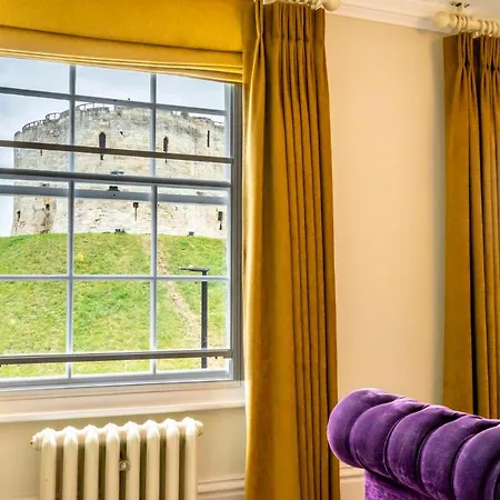 Clifford's Townhouse Дом отдыха *